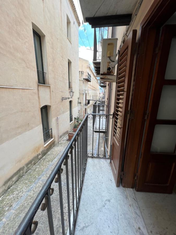 John'S House Apartment Cefalu Bagian luar foto